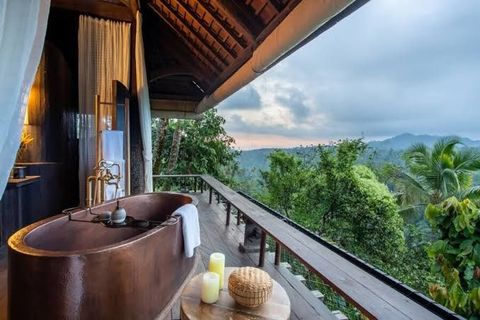 Luxury Bali Resorts: Explore Island Stays and Tropical Retreats